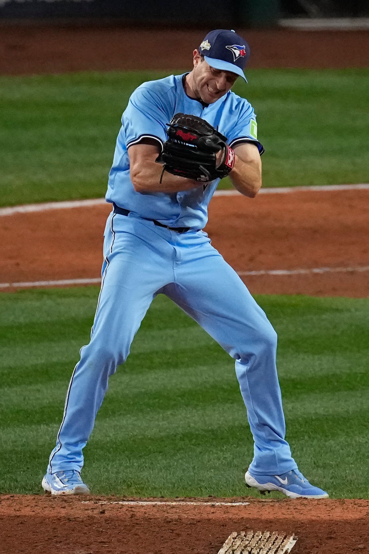 올해 토론토를 33년 만의 월드시리즈로 이끈 핵심 전력 중 한 명인 선발 투수 맥스 셔져는 토니 비텔로 감독의 빅리그 성공을 확신하는 그의 제자 중 한 명이다. AP 뉴시스