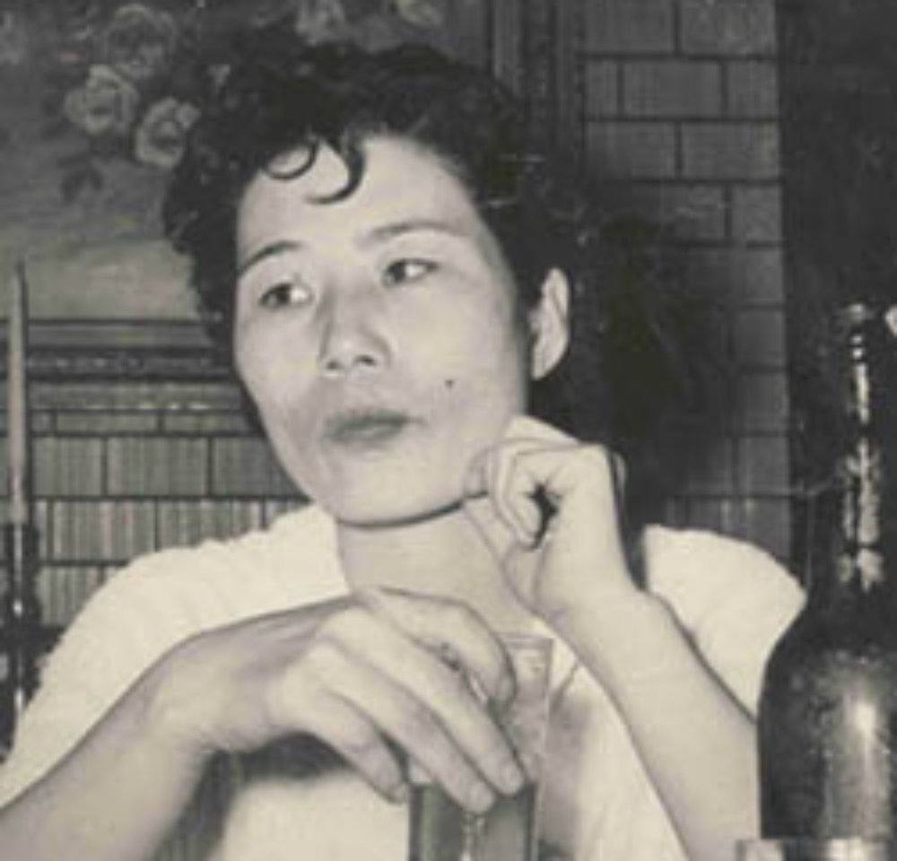 박남옥은 해방 직후 조선영화사에서 편집을 배우며 영화 일을 시작했다.