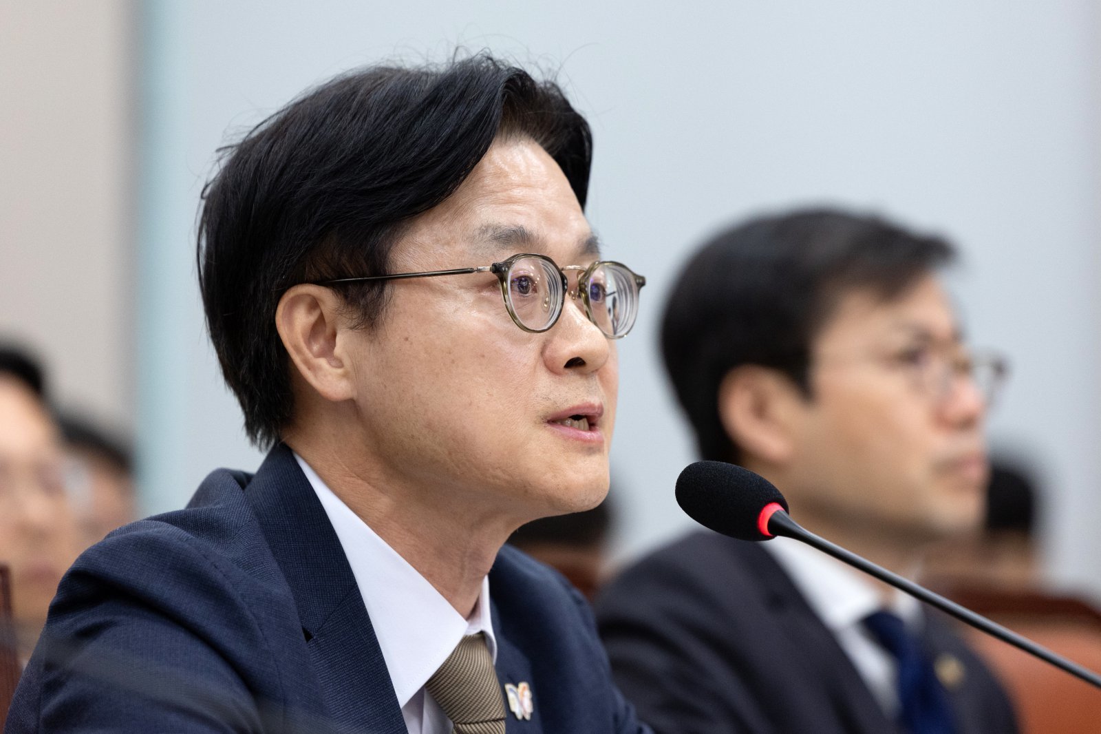 김정관 산업통상자원부 장관이 13일 서울 여의도 국회에서 열린 산업통상자원중소벤처기업위원회 국정감사에 출석해 의원 질의에 답변하고 있다. 2025.10.13/뉴스1