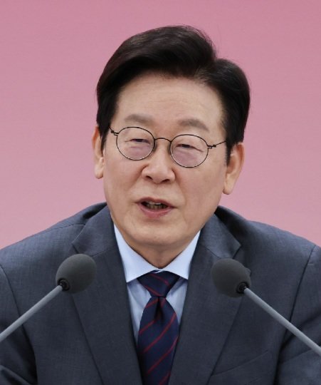 이재명 대통령이 24일 대구 북구 엑스코에서 열린 ‘대구의 마음을 듣다-미래산업을 선도하는 메디컬 스마트 도시’ 행사에서 (모두)발언을 하고 있다. 2025.10.24 대통령실사진기자단