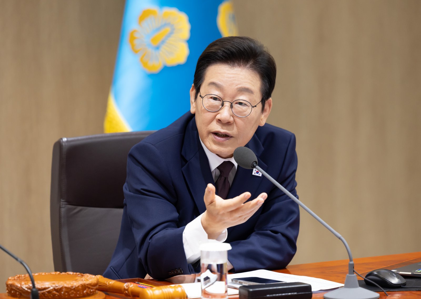 이재명 대통령이 14일 서울 용산 대통령실 청사에서 열린 국무회의에서 발언하고 있다. (대통령실 제공) 2025.10.14