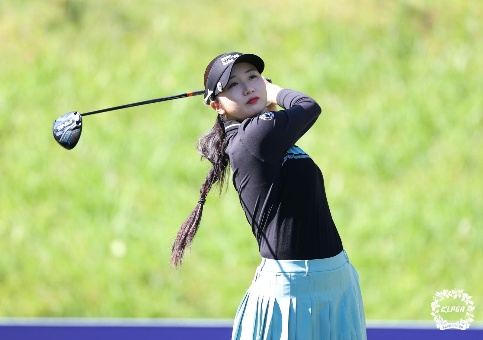 박혜준이 24일 전남 나주 해피니스CC에서 열린 광남일보 해피니스오픈 1라운드 1번 홀에서 티샷을 하고 있다. 2025.10.24. KLPGA 제공