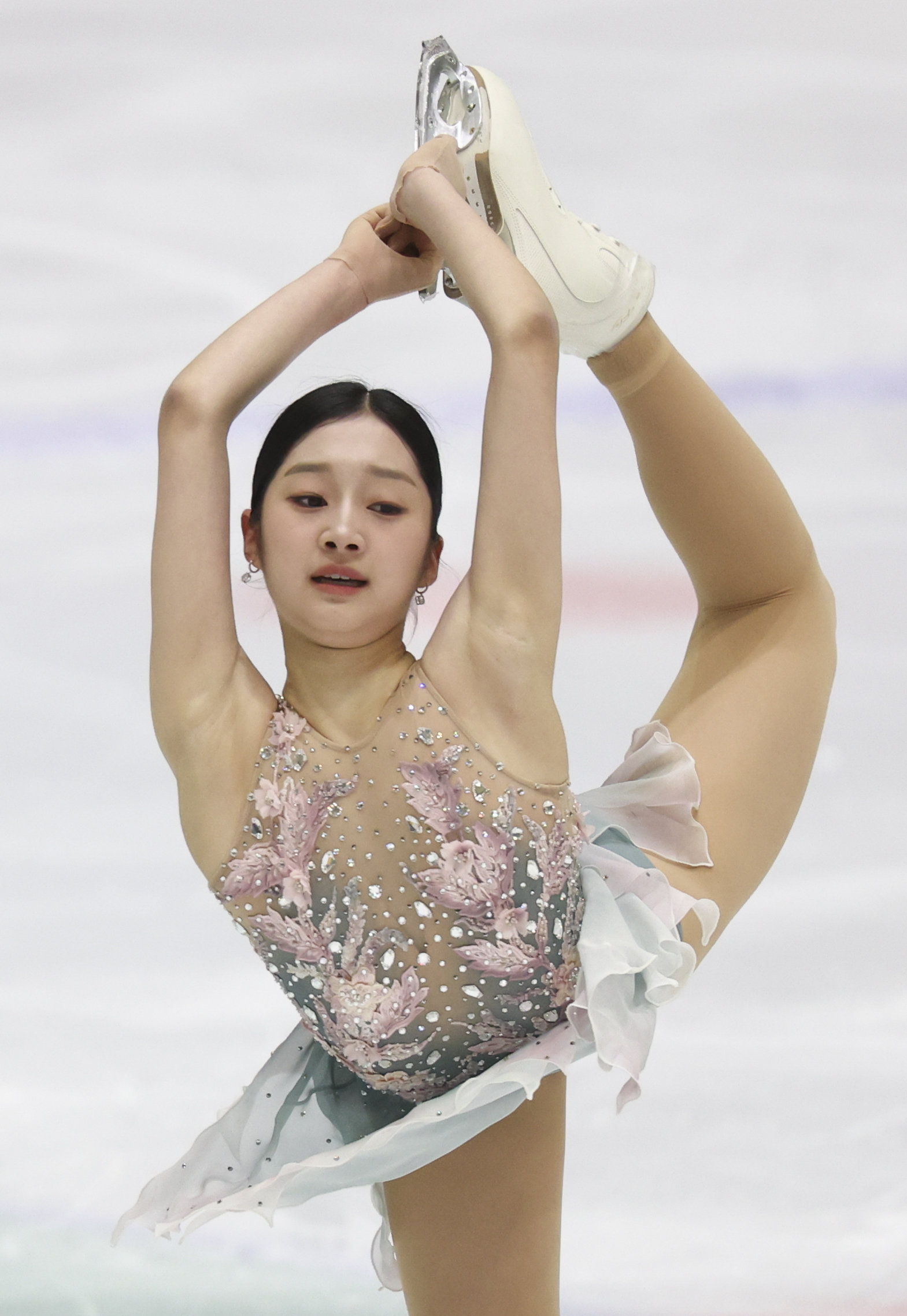 신지아(세화여고)가 1일 경기 의정부실내빙상장에서 열린 2024 KB금융 전국남녀 피겨스케이팅 회장배 랭킹대회 여자 시니어 부문 프리스케이팅에서 연기를 펼치고 있다. 2024.12.01. 의정부=뉴시스