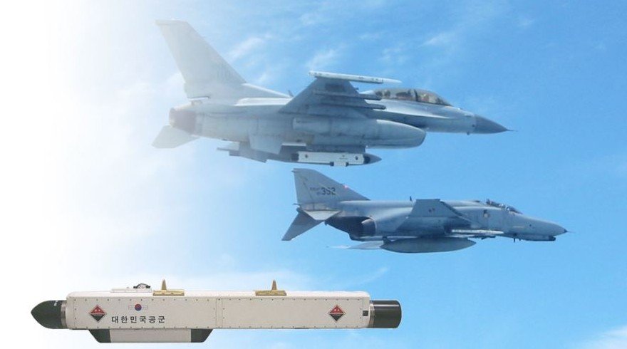 KF-16에 탑재되는 ALQ-200 전자전 장비. 국방과학연구소 홈페이지 캡처