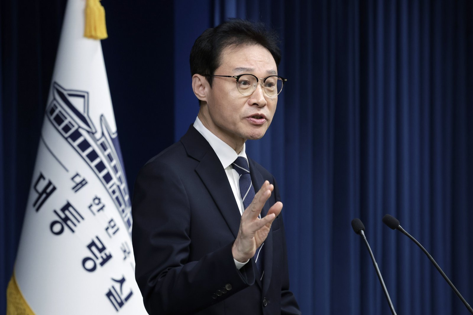 이규연 홍보소통수석이 17일 서울 용산 대통령실 청사에서 동남아 유인 광고 긴급삭제 관련 브리핑을 하고 있다. 2025.10.17. [서울=뉴시스]