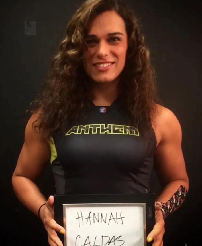 한나 칼다스로 활동하던 아나 칼다스의 모습. 뉴욕포스트 캡처