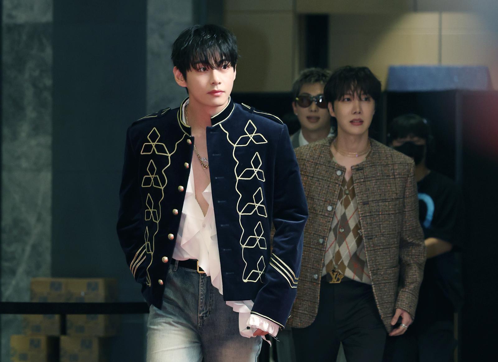 방탄소년단(BTS) 뷔, RM, 제이홉. 2025.10.15/뉴스1