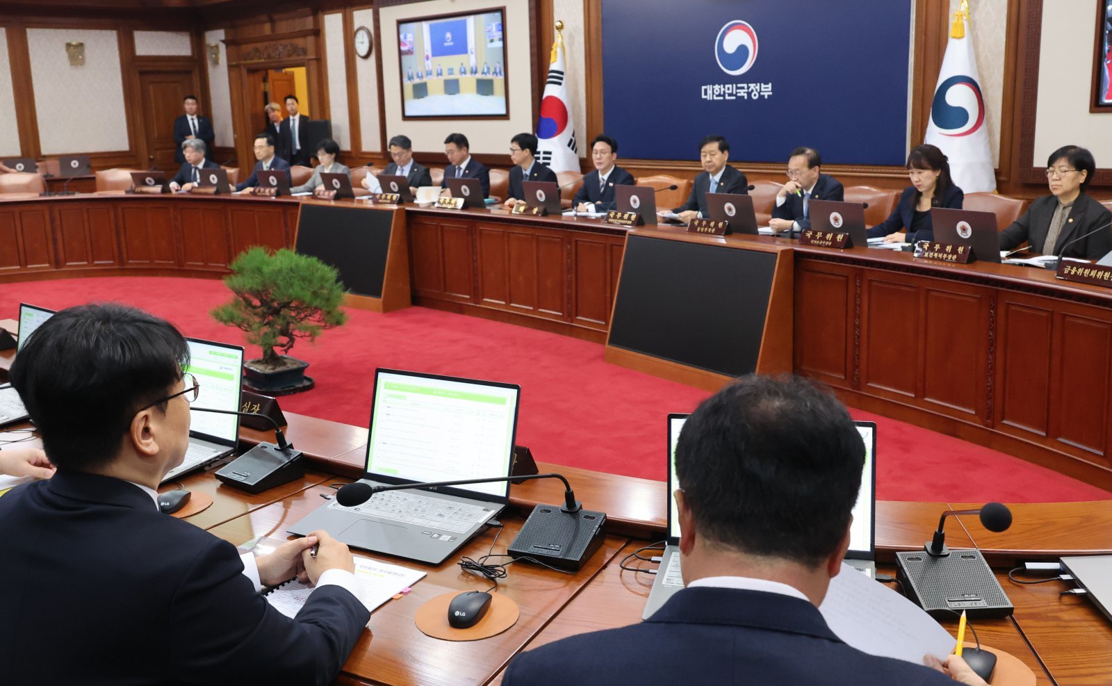 김민석 국무총리가 28일 오전 서울 종로구 정부서울청사에서 열린 국무회의에 참석해 발언하고 있다. 2025.10.28 뉴시스