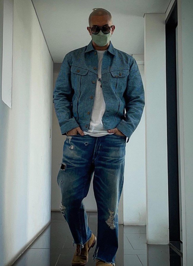 ‘클론’ 출신 구준엽이 대만 가족 행사에 참석한 근황이 공개됐다. 장모의 어깨를 감싸며 미소를 짓는 모습이 포착됐고, 12㎏ 빠진 수척한 체구가 눈길을 끌었다. ⓒ뉴시스