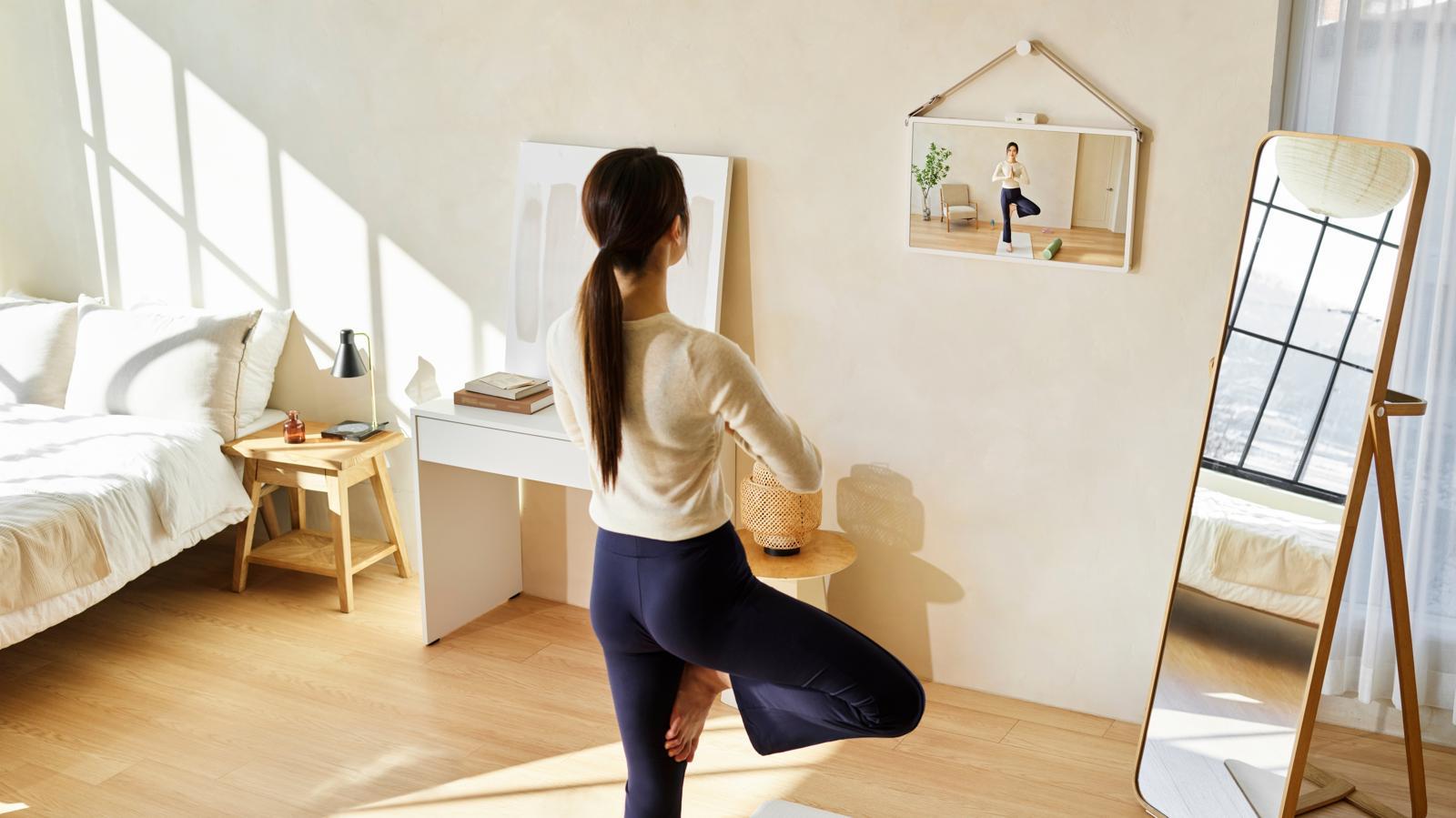 LG 스탠바이미 2는 화면부를 스탠드와 손쉽게 분리해 어디든 자유롭게 이동할 수 있어 상대적으로 집이 넓지 않은 1인 가구나 신혼부부들에게 많은 사랑을 받고 있다.