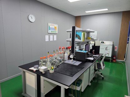 법인 공장 내 연구개발실.