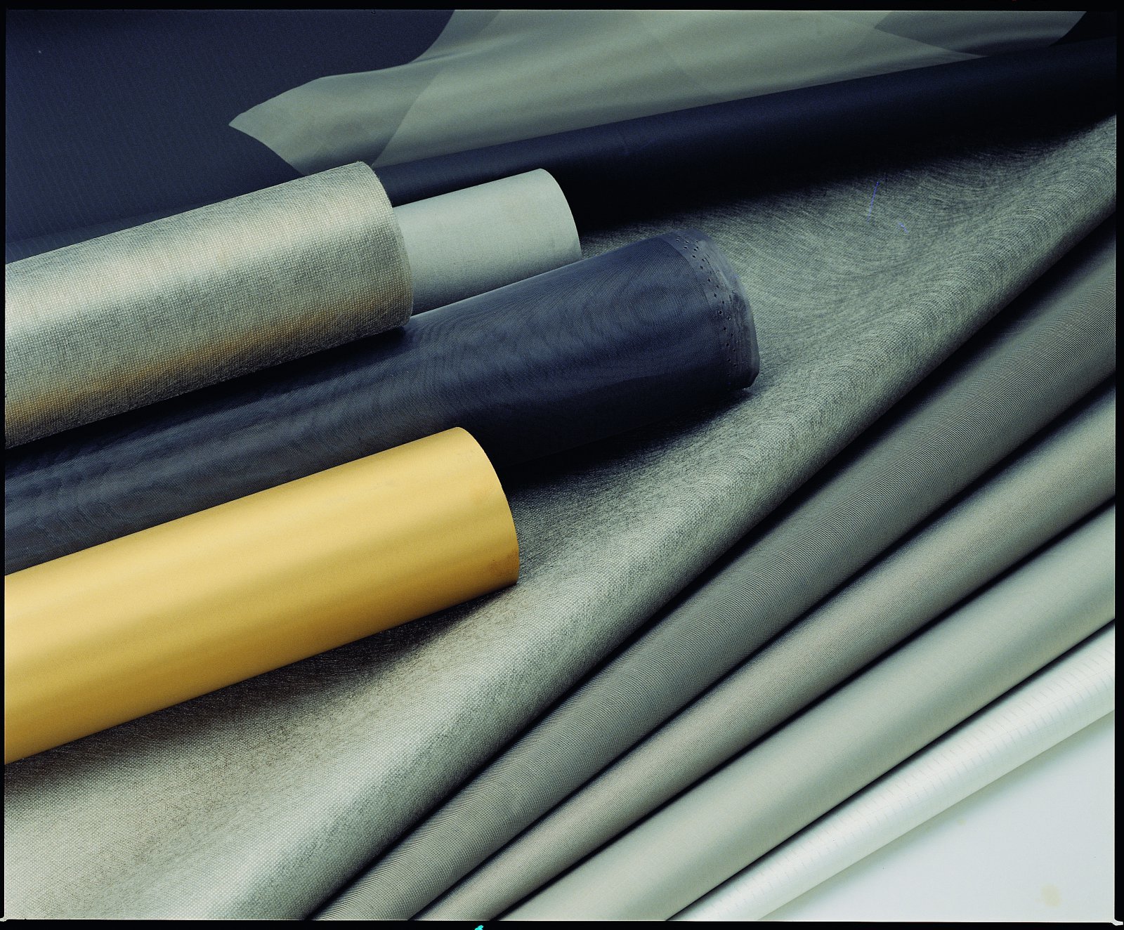 아진일렉트론 전도성 섬유 제품.