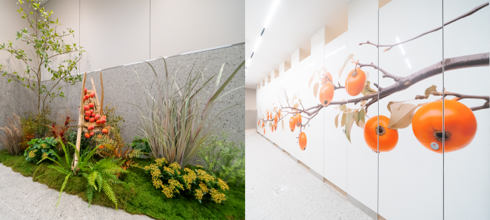 금상을 받은 ‘화서(영덕) 휴게소 화장실’. 입구의 감나무 조형물과 화장실 내부 벽면 디자인. (출처=한국화장실문화협회 제공)