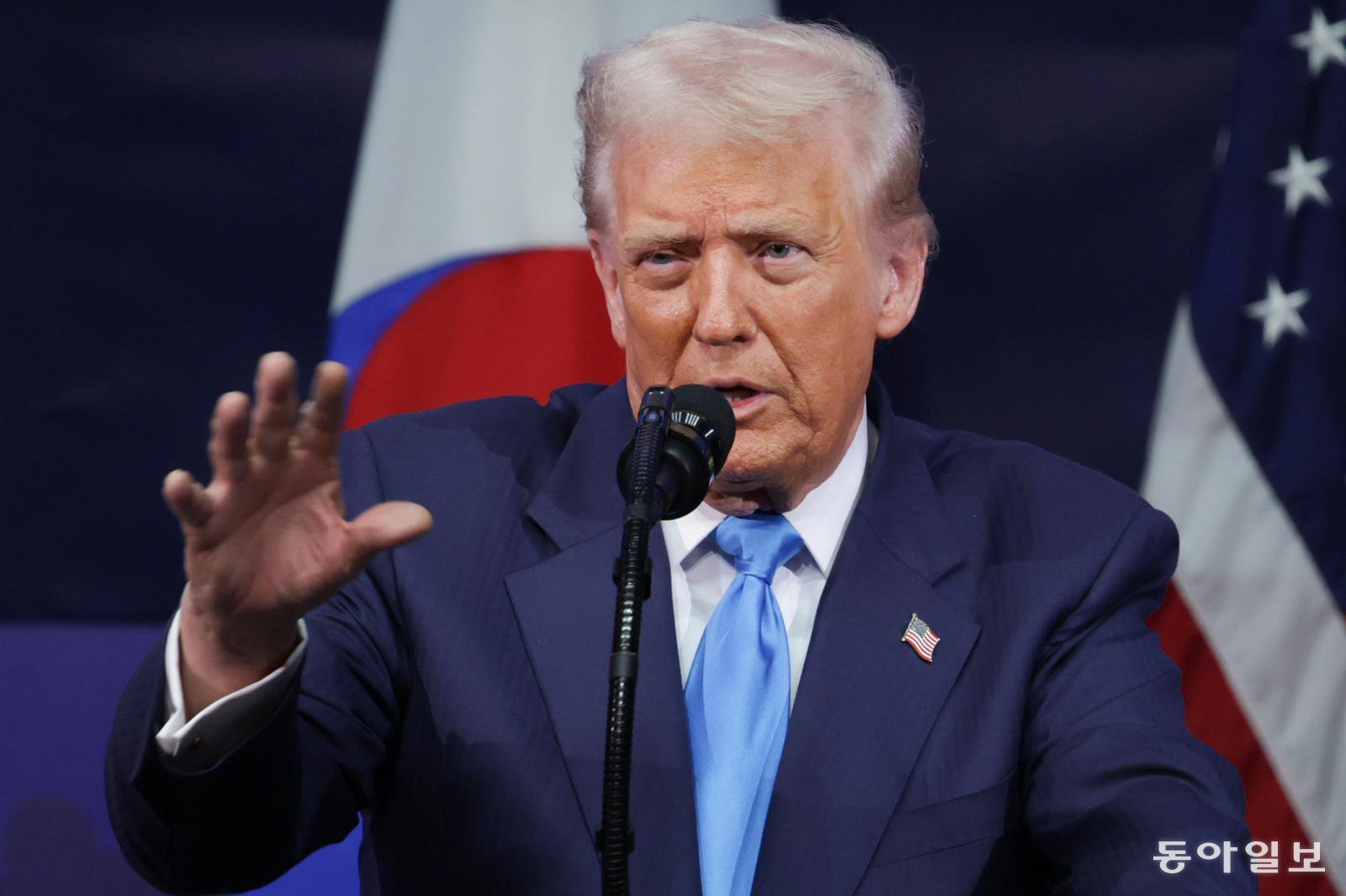 도널드 트럼프 미국 대통령이 29일 ‘2025 APEC CEO 서밋’ 정상 특별세션에서 연설하고 있다. 경주=박형기 기자 oneshot@donga.com