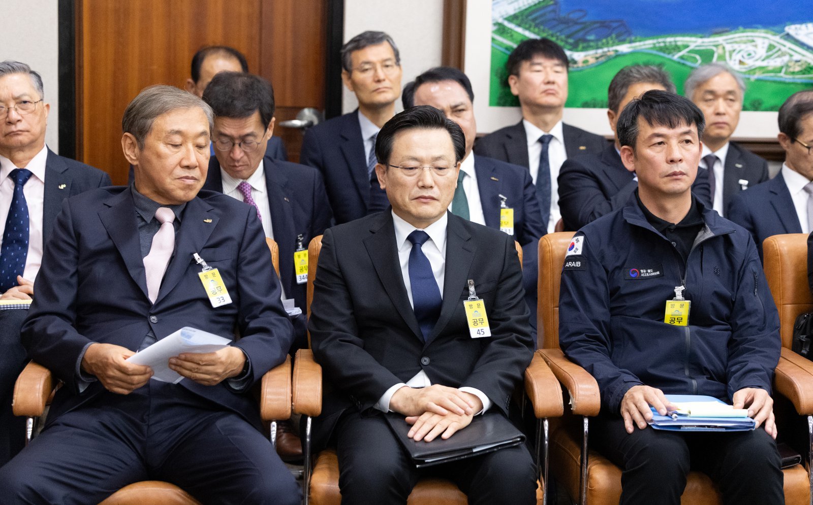 “300일간 자료 한장 못 받아”…제주항공 참사 유가족, 국회서 오열