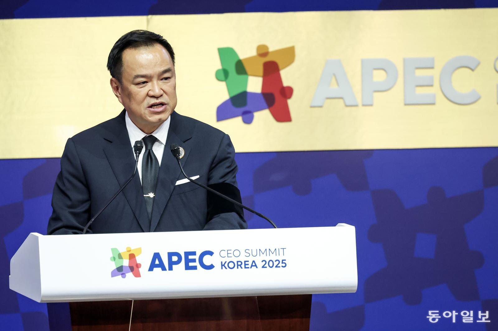 아누틴 찬위라꾼 태국 총리가 30일 경북 경주예술의전당에서 열린 아시아태평양경제협력체(APEC) 정상회의 최고경영자(CEO) 서밋(Summit) 정상 특별세션에서 발언하고 있다.