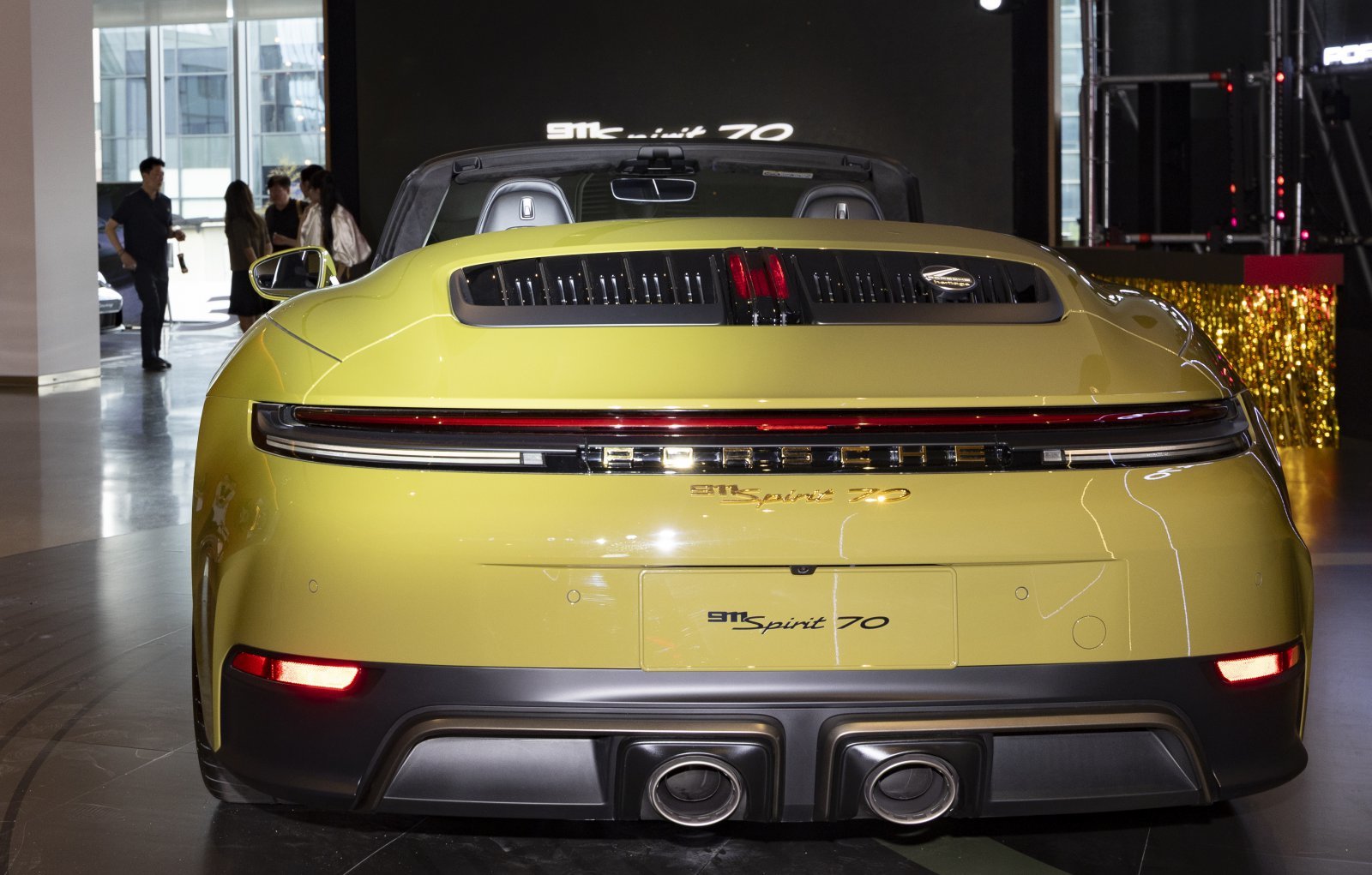 27일 서울 강남구 포르쉐 스튜디오 청담에서 ‘포르쉐코리아, 신형 911 스피릿 70 및 911 GT3 투어링 패키지 국내 최초 공개 행사’가 열리고 있다.   2025.08.27 뉴시스