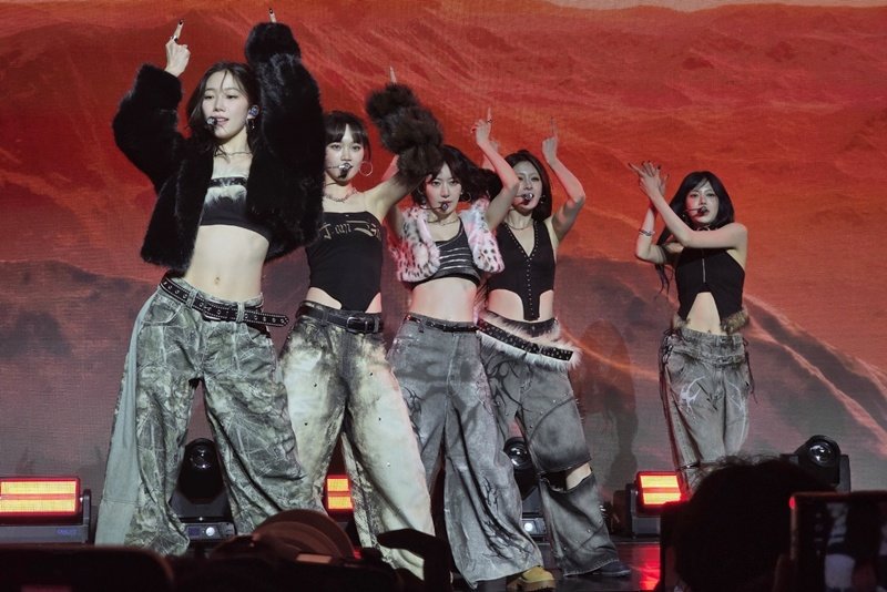 GGF 대미를 장식한 르세라핌 (사진=게임동아)