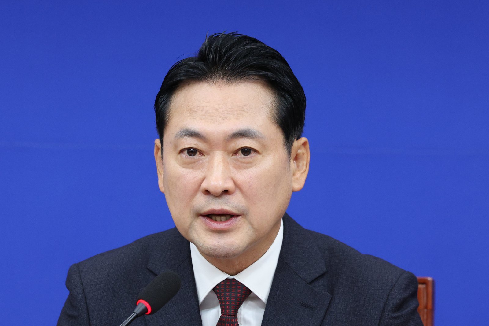 장동혁 국민의힘 대표가 30일 서울 여의도 국회에서 열린 최고위원회의에서 발언하고 있다. 2025.10.30/뉴스1