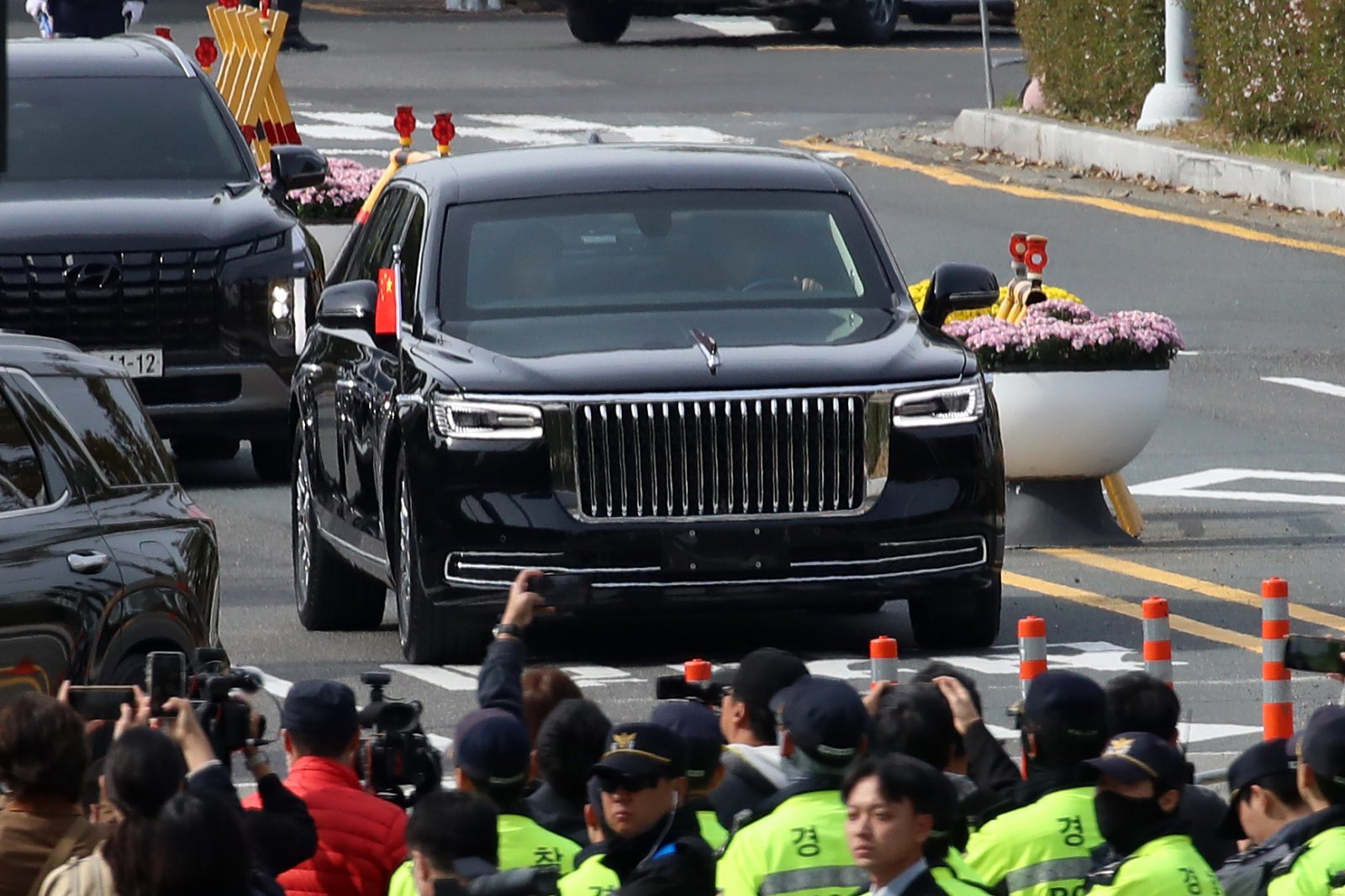 시진핑 중국 국가주석이 탑승한 훙치 N701차량. 2025.10.30 뉴스1