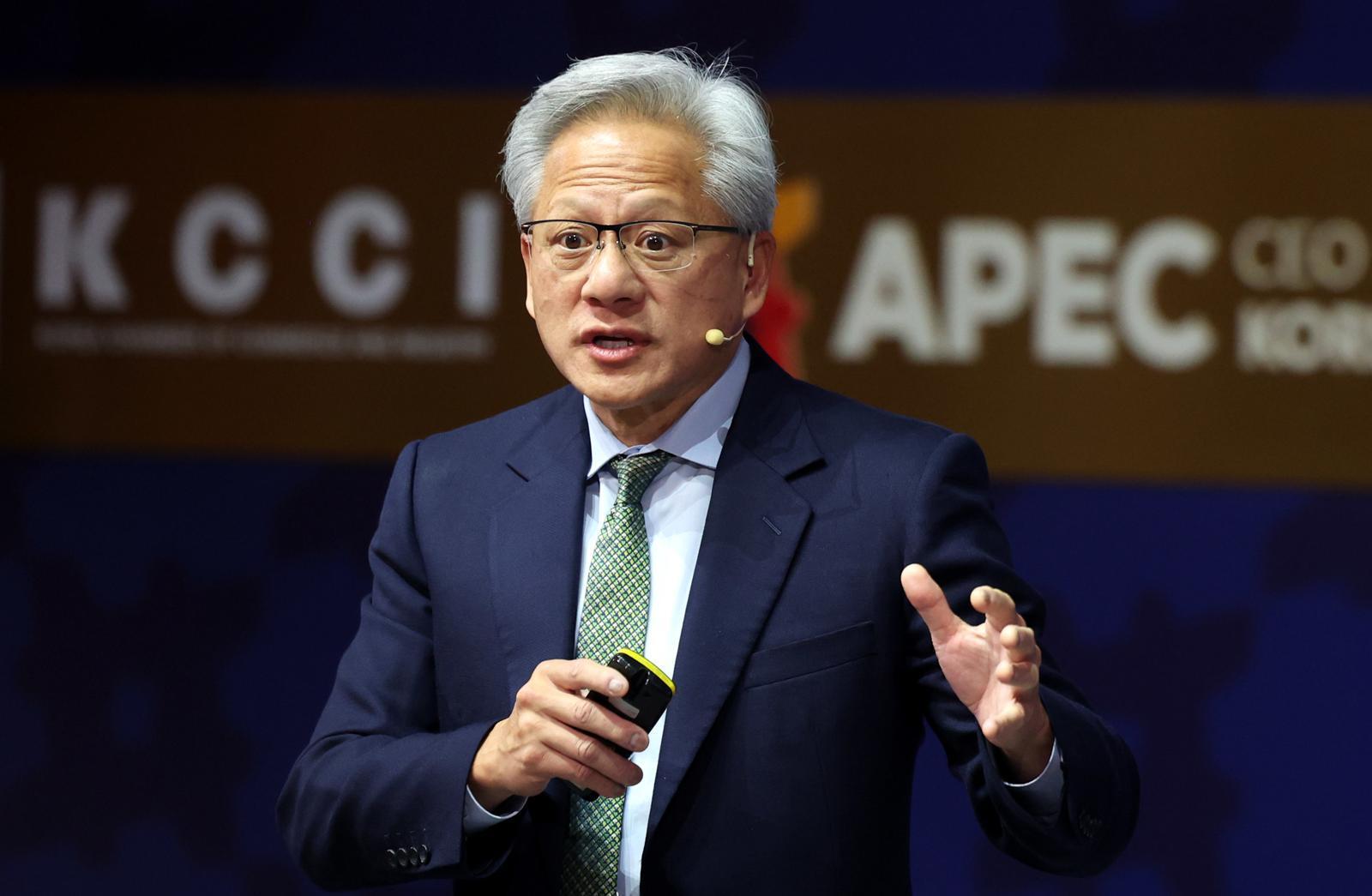 젠슨 황 엔비디아 최고경영자(CEO)가 31일 경북 경주예술의전당에서 열린 아시아태평양경제협의체(APEC) CEO 서밋에서 특별세션 기조연설을 하고 있다. (공동취재) 2025.10.31