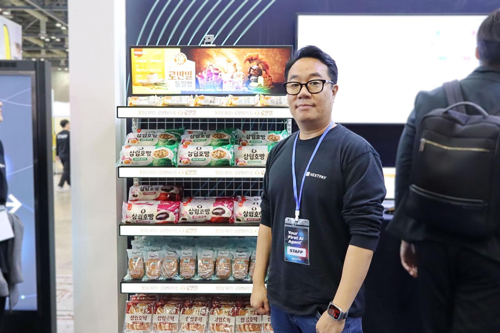 2025년 대한민국 소상공인대회 스마트기술 체험관에 참여한 지광철 넥스트페이먼츠 대표 / 출처=IT동아