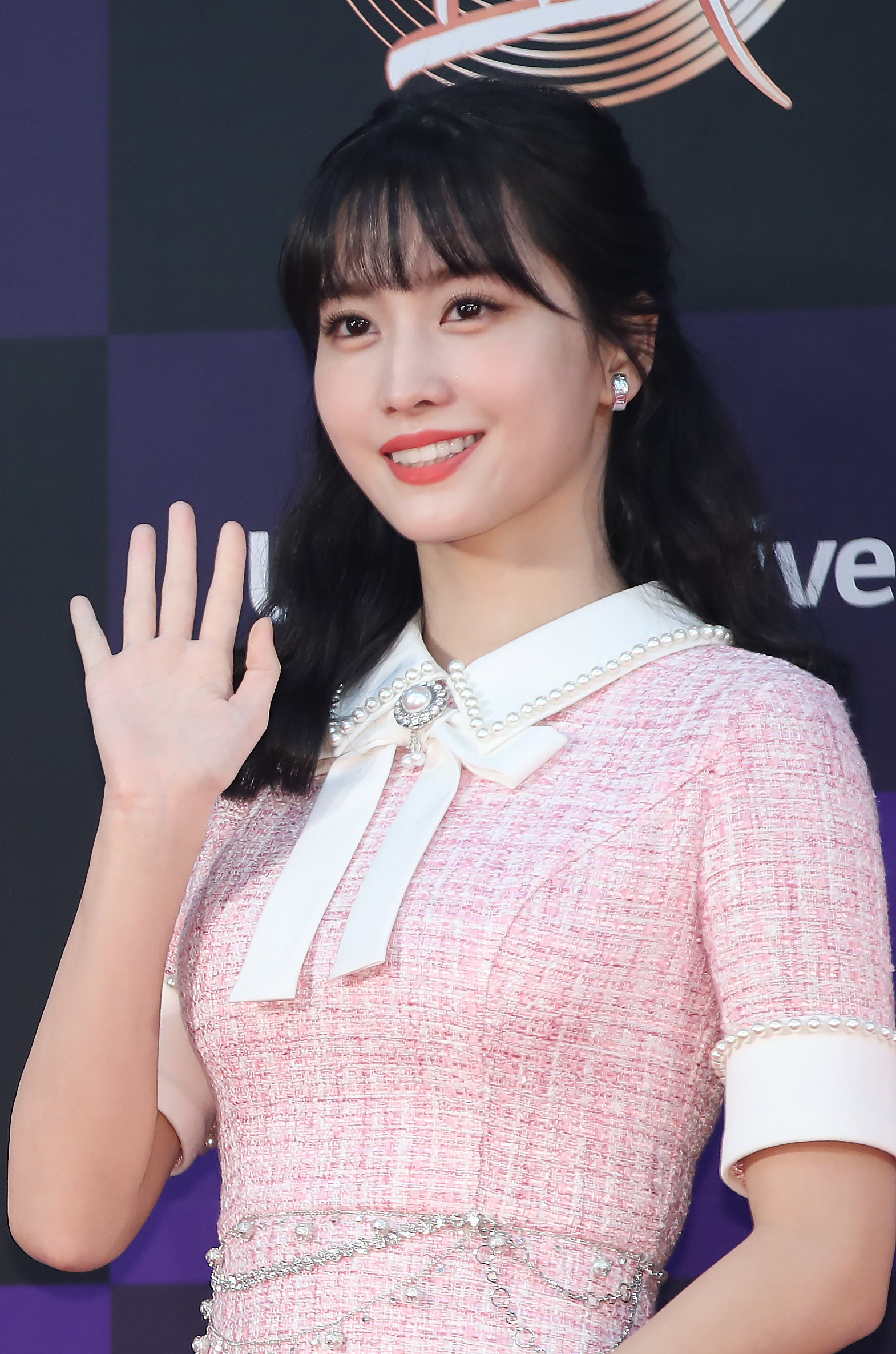 그룹 트와이스 모모가 5일 오후 서울 구로구 고척스카이돔에서 열린 제34회 골든디스크 어워즈 음반부문 시상식에서 레드카펫으로 입장하고 있다. 2020.01.05 뉴시스