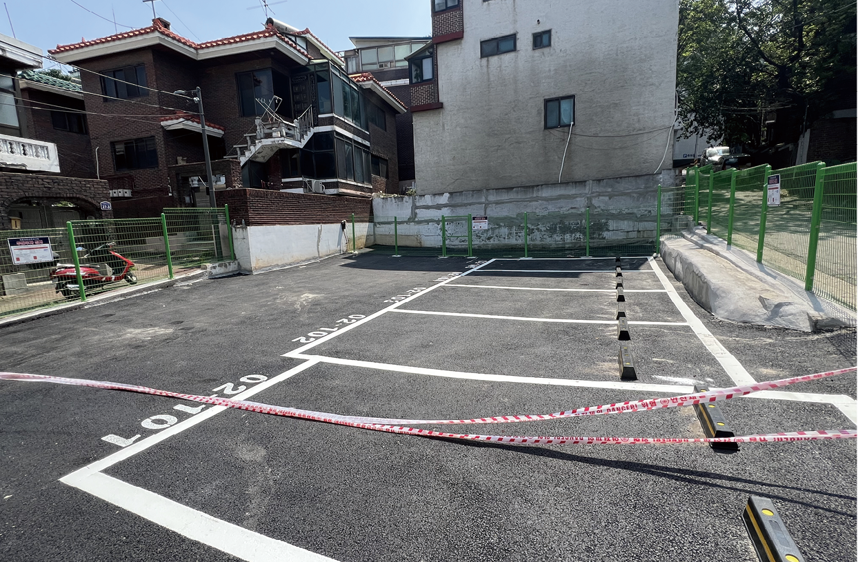 영등포구 신길동 자투리땅에 새로 조성된 주차장. 영등포구 제공