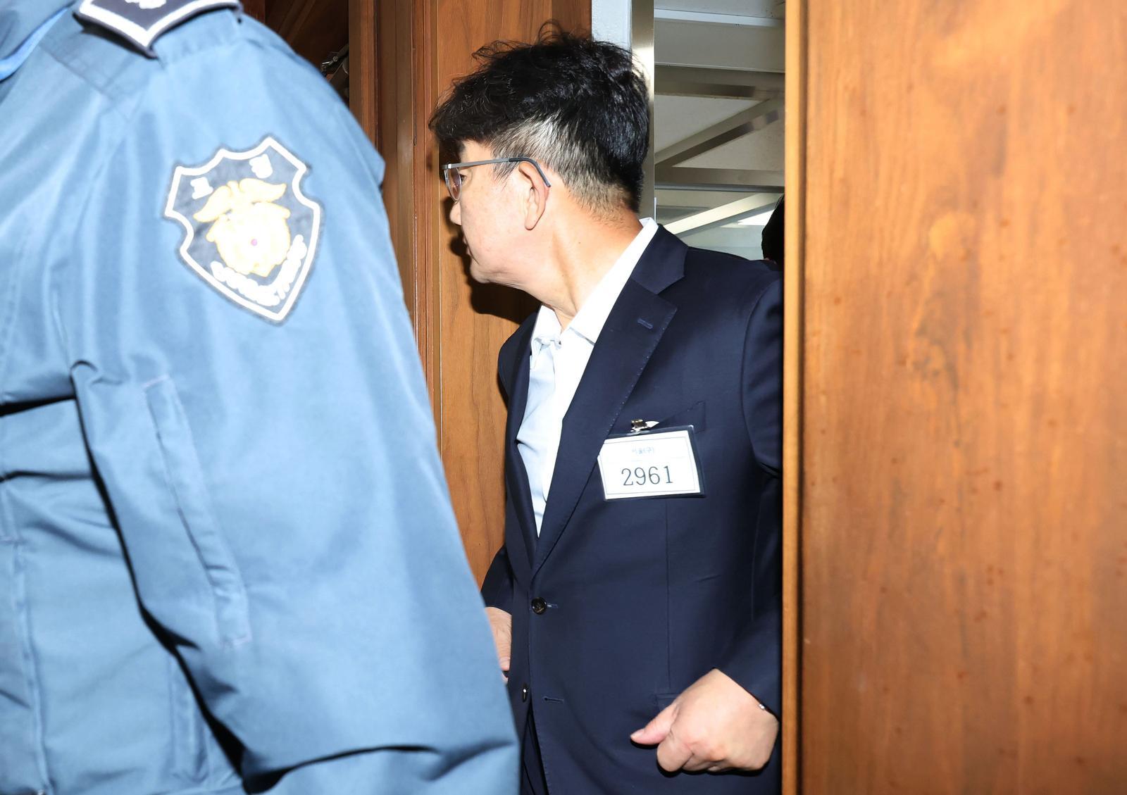 권성동 국민의힘 의원이 3일 서울 서초동 서울중앙지법에서 통일교로부터 불법 정치자금을 수수한 혐의 사건 1차 공판에 출석하고 있다. 뉴스1