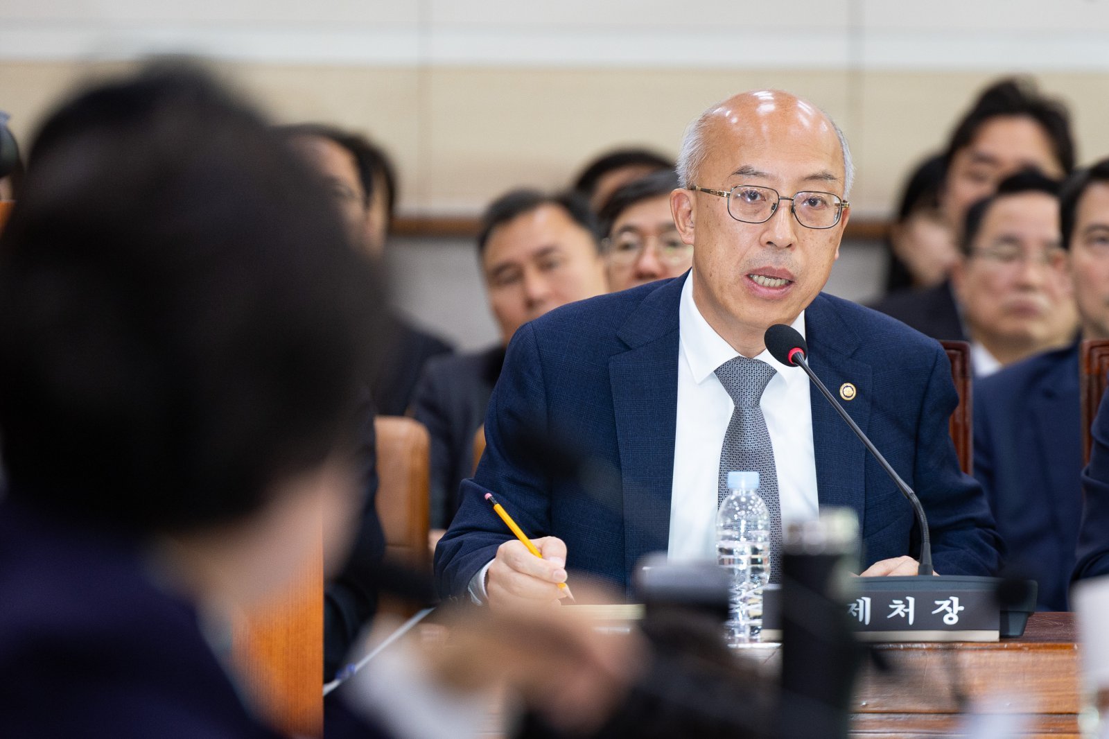 조원철 법제처장이 지난달 30일 서울 여의도 국회에서 열린 법제사법위원회의 법무부 등에 대한 국정감사에서 의원 질의에 답하고 있다. 2025.10.30/뉴스1