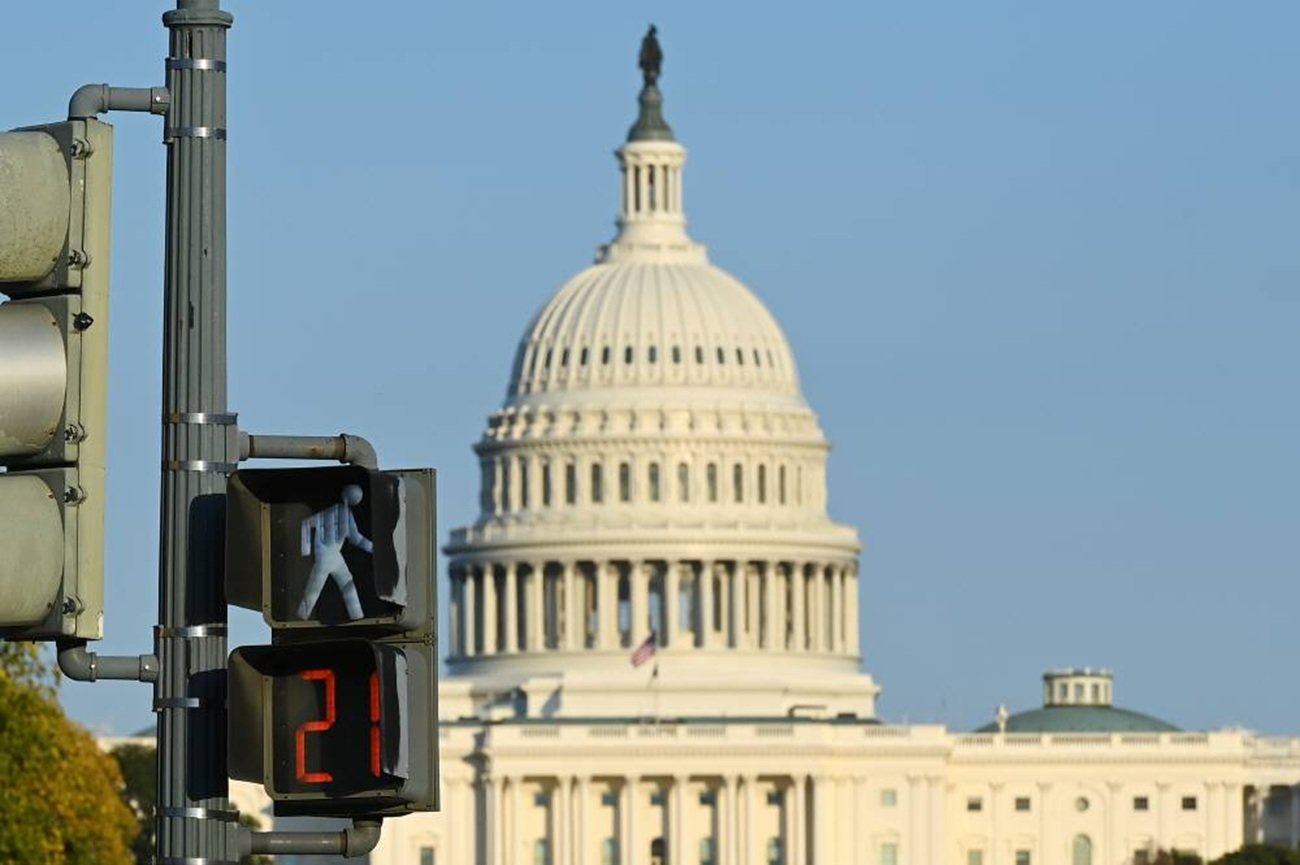 미국 워싱턴 DC 국회의사당 건물. 미국 워싱턴 D.C. 국회의사당. 셧다운 장기화로 일부 연방 공무원들은 생계를 위해 거리로 나서 ‘투잡’을 뛰고있다. 사진=뉴시스