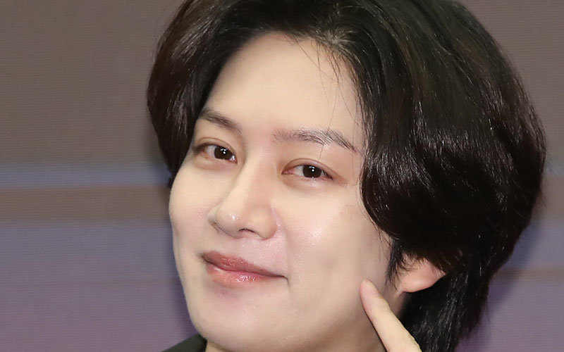 가수 김희철이 서울 마포구 상암동 스탠포드호텔에서 열린 채널A ‘강철부대W’ 제작발표회에 참석해 포즈를 취하고 있다. /뉴스1