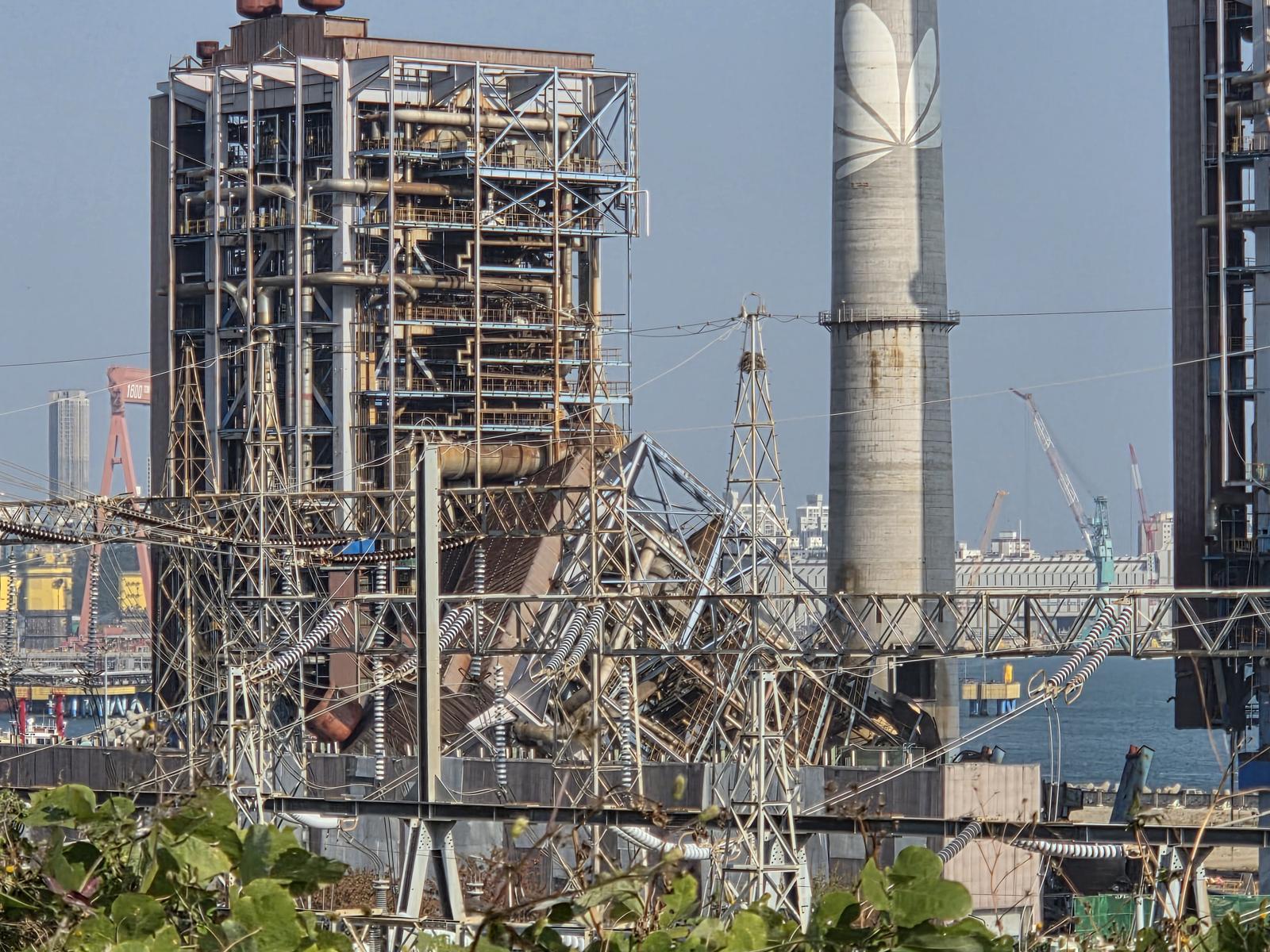 6일 오후 울산 남구 용잠로 울산화력발전소 내 구조물이 붕괴돼 있다. 이 사고로 근로자 7명이 매몰된 것으로 추정된다. 2025.11.6. 뉴스1