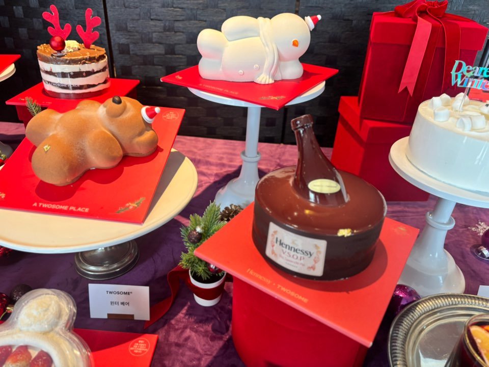 2025년 홀리데이시즌 케이크. 황소영 기자 fangso@donga.com