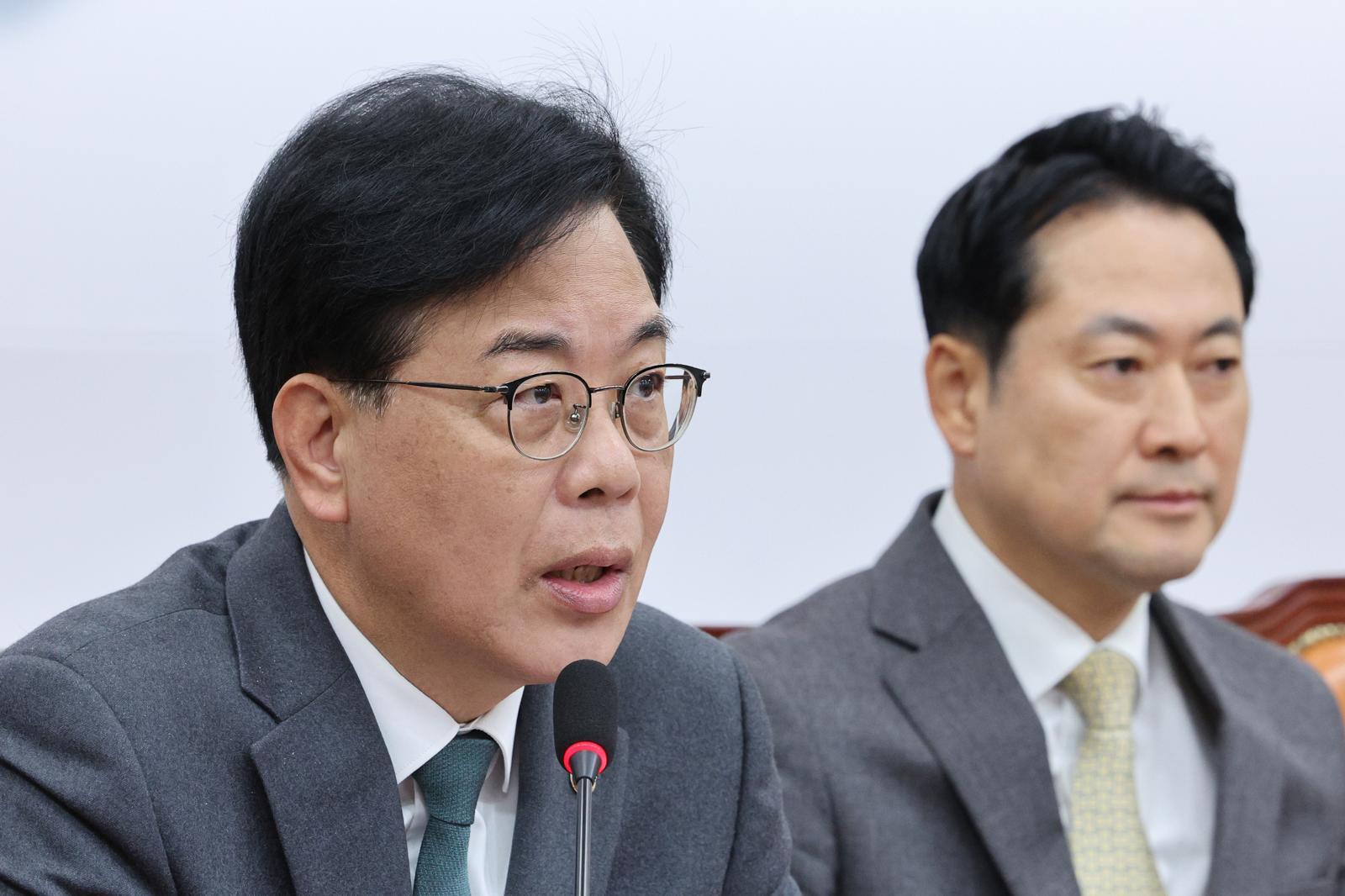 송언석 국민의힘 원내대표가 6일 서울 여의도 국회에서 열린 최고위원회의에서 발언하고 있다. 2025.11.6 뉴스1