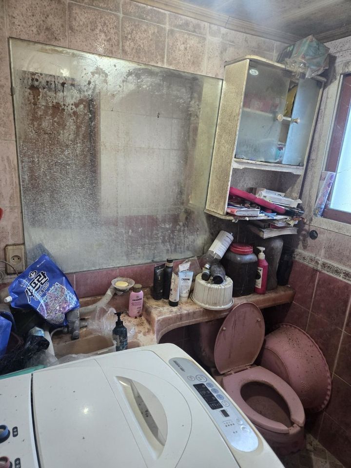 세입자가 사용한 화장실의 모습. 보배드림 캡처