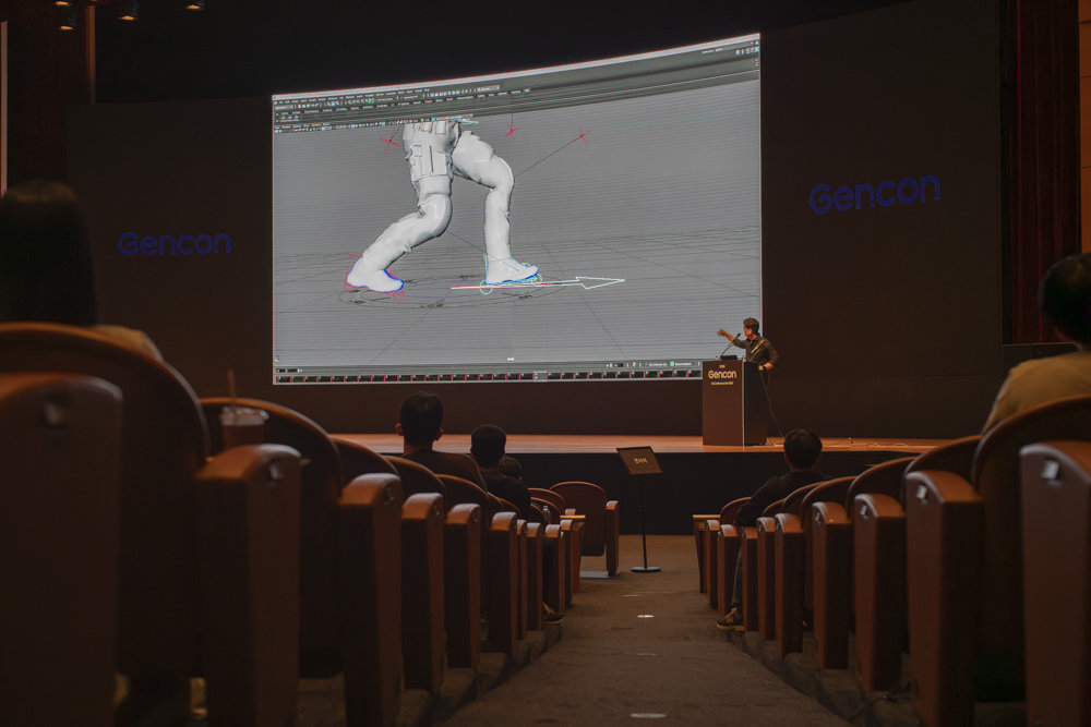 김윤규 전 락스타게임즈 선임 애니메이터가 AI를 활용한 실제 게임 애니메이션 개발 사례를 소개 중이다 / 출처=IT동아