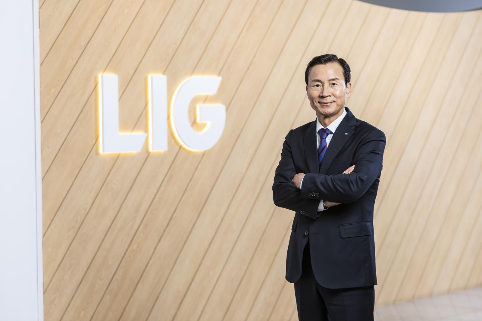 신익현 LIG넥스원 대표 공군에 1억 원 기부