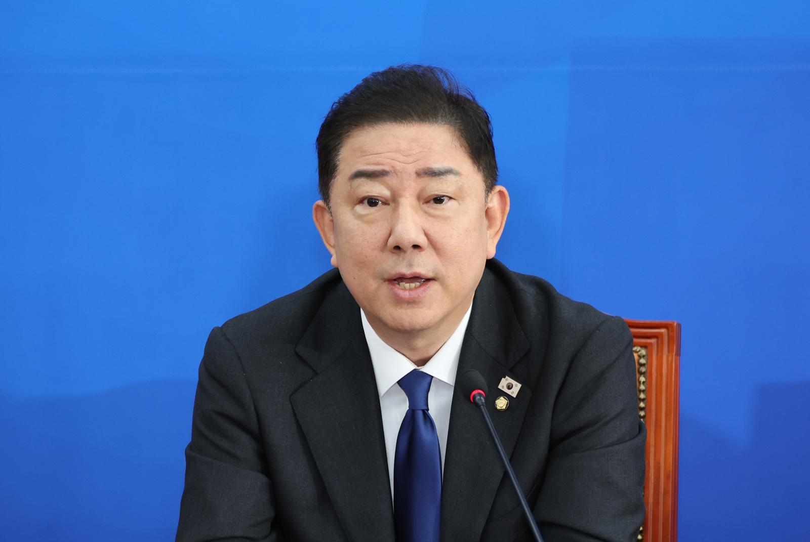 김병기 더불어민주당 원내대표가 9일 오전 서울 여의도 국회에서 열린 국정감사 종합평가 및 11월 국회 운영 관련 기자간담회에서 발언을 하고 있다. 2025.11.09. 뉴시스