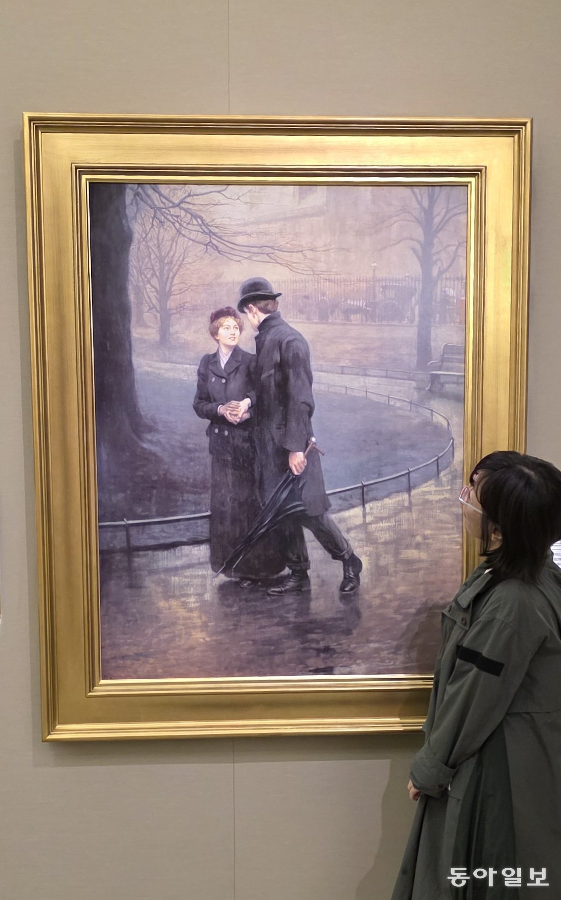 오츠크국제미술관의 도판 명화 ‘에덴의 정원’ 앞에서.