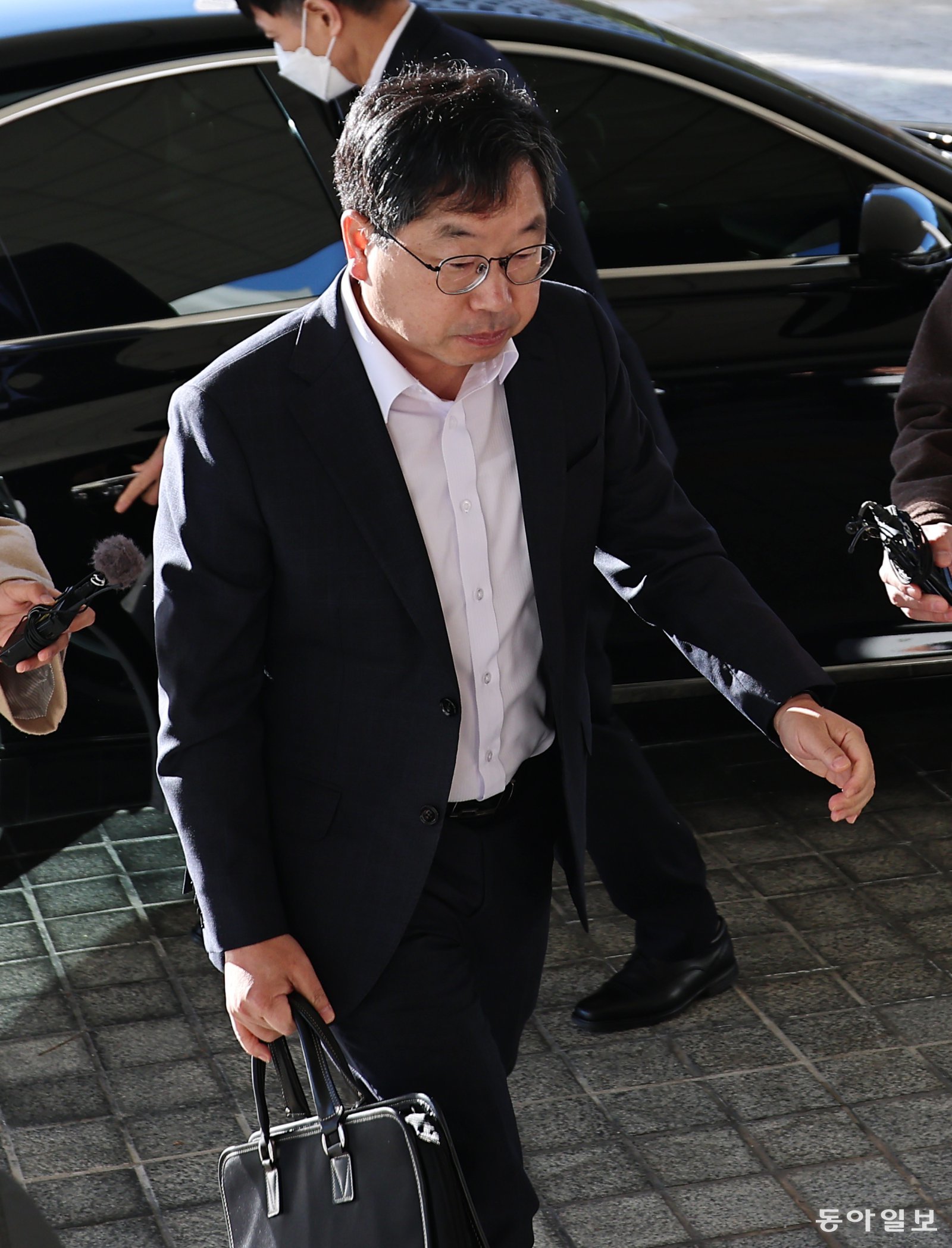 노만석 검찰총장 직무대행이 10일 오전 서울 서초구 대검찰청으로 출근하고 있다. 양회성 기자 yohan@donga.com