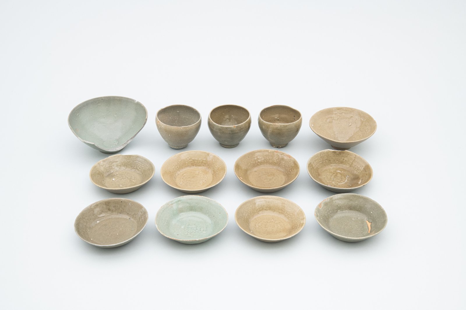 마도5호선(추정) 접시, 완,  잔 모습. 국가유산청 제공