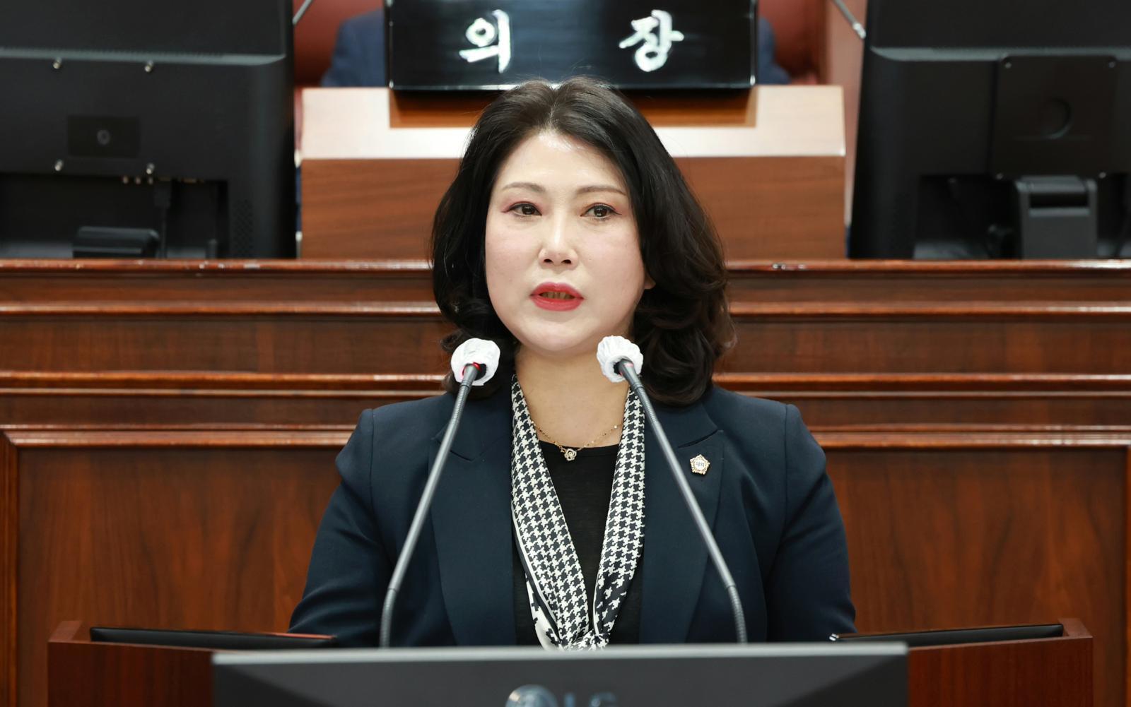 “반도 못 쓰는 셋째아 지원금…첫째 아이 지원 늘려야”