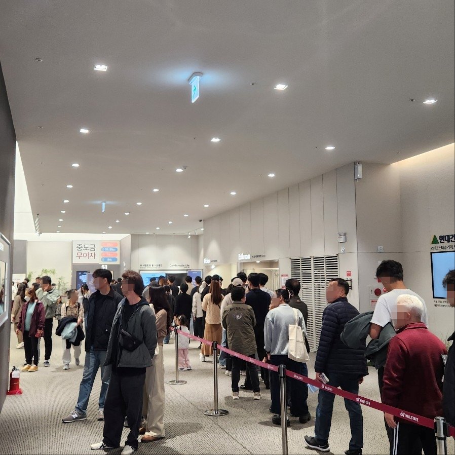 힐스테이트 광명11(가칭) 견본주택 전경.