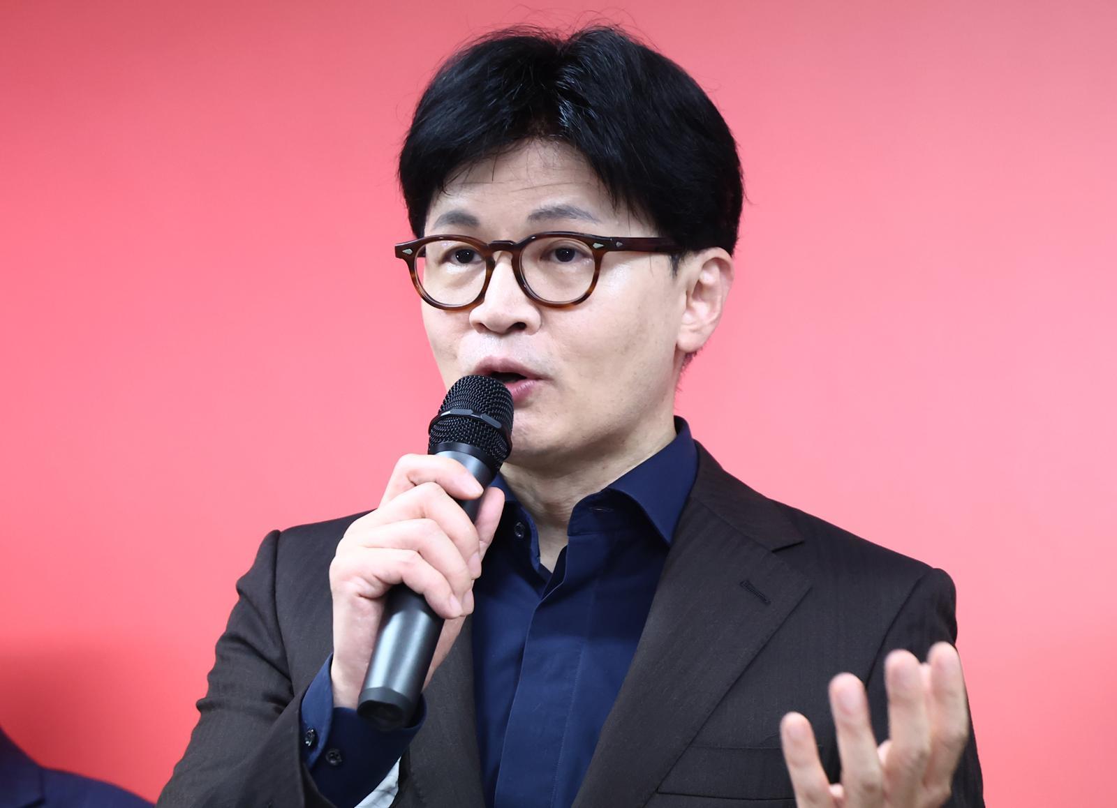 한동훈 “허위사실 유포 사과 거부한 정성호, 형사고소할 것”