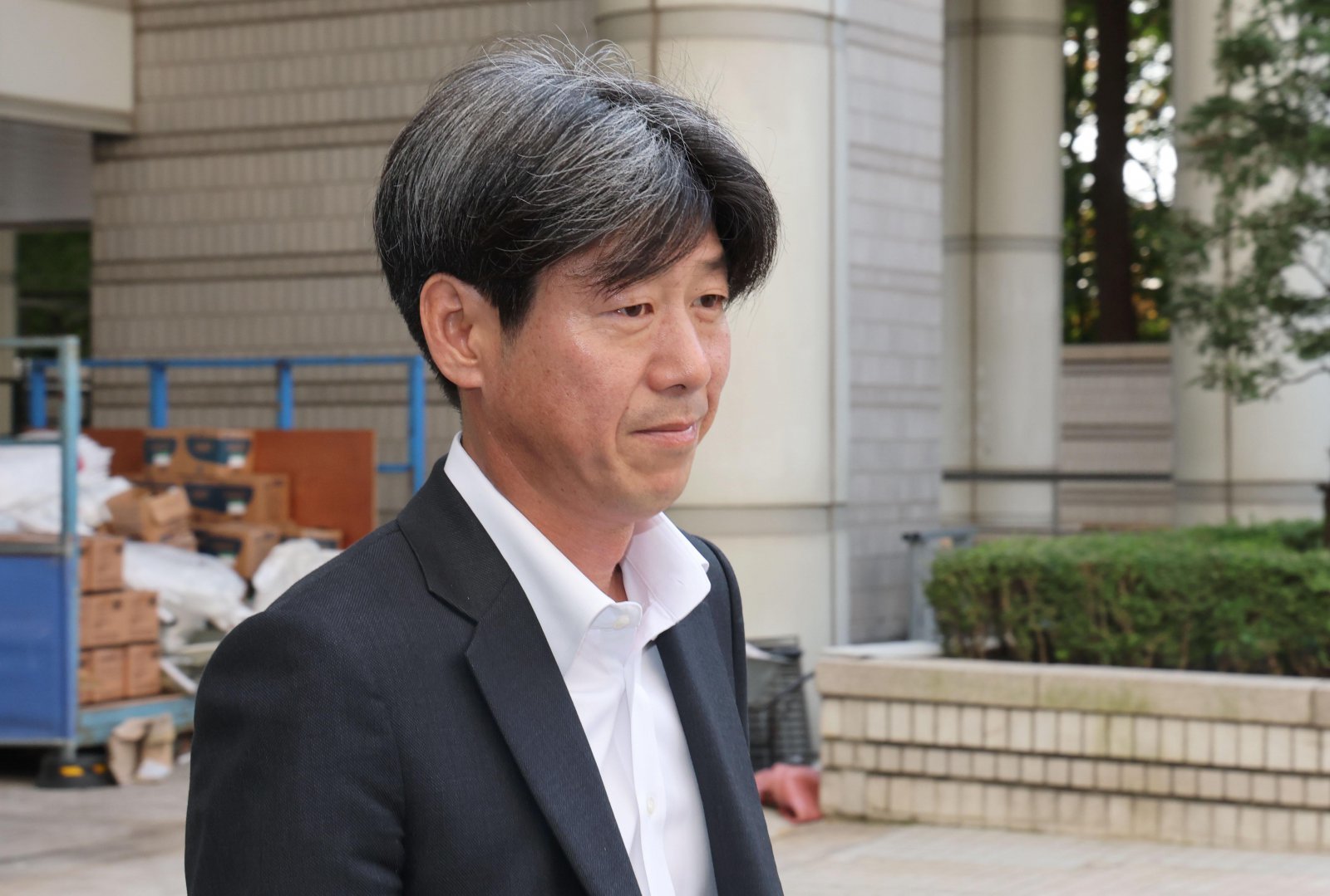 대장동 개발 비리 의혹 사건에 연루돼 특정경제범죄 가중처벌법상 배임 등 혐의로 기소된 남욱 변호사가 31일 서울 서초구 서울중앙지방법원에서 열린 1심 선고공판에 출석하고 있다. (공동취재) 2025.10.31. [서울=뉴시스]