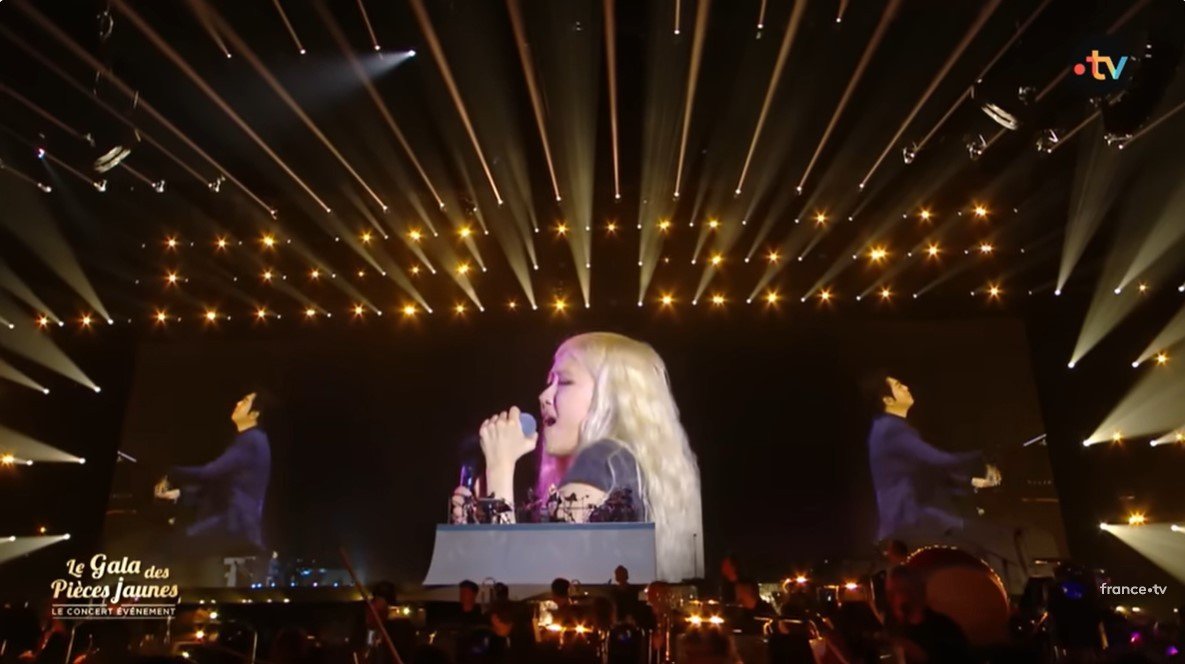 지난 1월 블랙핑크 로제와 랑랑의 무대(사진=유튜브 france tv 영상 캡처)