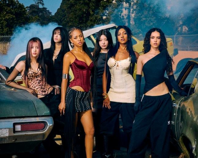 하이브와 게펜 레코드의 합작 걸그룹 ‘캣츠아이(KATSEYE)’. 왼쪽부터 메간, 소피아, 마농, 윤채, 라라, 다니엘라. 하이브 x 게펜 레코드 제공