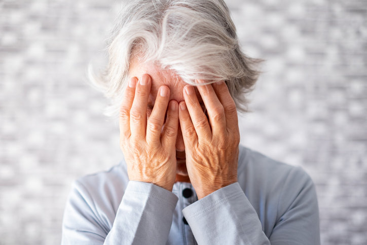 골다공증 예방을 위해 칼슘 보충제를 복용해도 치매 위험이 높아지지 않는 것으로 확인됐다. 사진=게티이미지코리아.