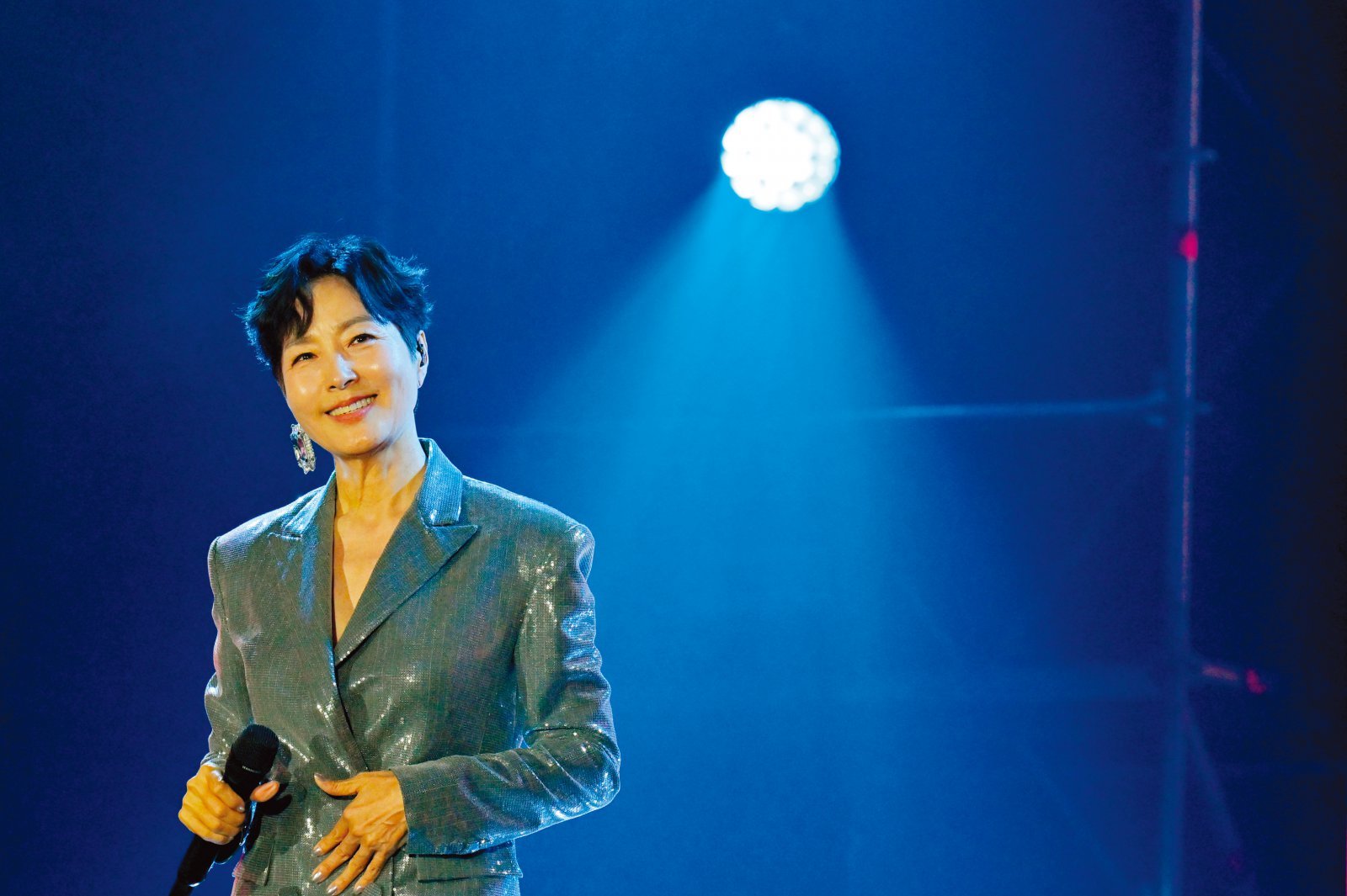 재능기부로 콘서트를 빛내준 가수 정수라. 국제위러브유운동본부 제공